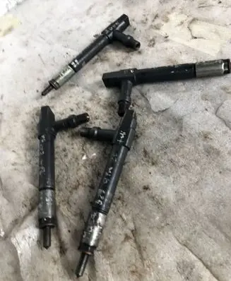 Mazda 323 Fuel injector 69609T