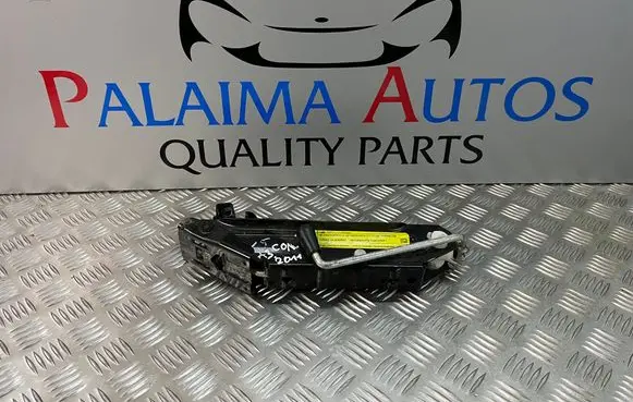 Audi A3 S3 A3 Sportback 8P Lift Jack 8P0011031C