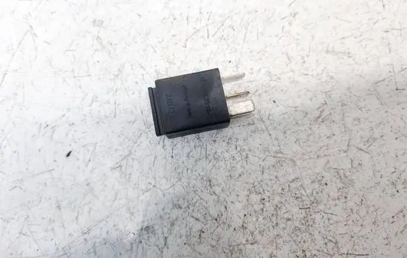 Volkswagen PASSAT B6 Other relay 7M0951253C 95VW10K705EA