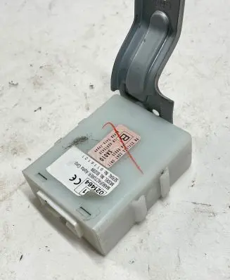Subaru Forester SG Sound amplifier 021464 BU28N 0116121