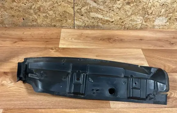 Audi TT Mk1 Front arch trim 8N0821111A