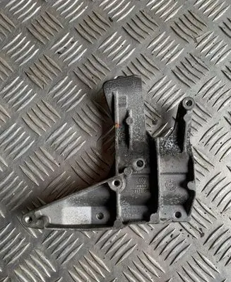 Audi A4 S4 B7 8E 8H Engine mounting bracket 03G131159B 6815