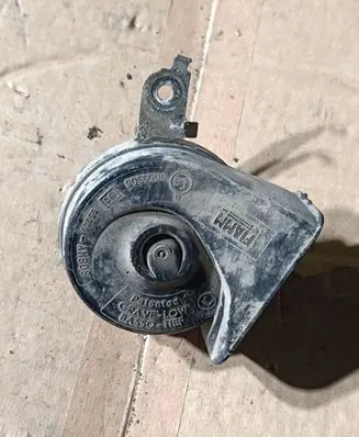 Mercedes-Benz E W211 Horn signal 55306AM80S 0055306