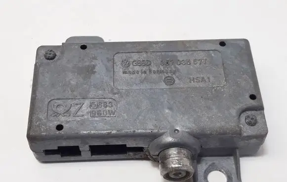 Volkswagen PASSAT B3 Aerial antenna amplifier 357035577