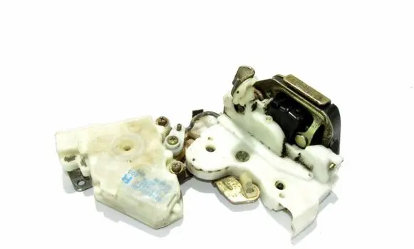 Nissan Terrano Rear door lock 8255250J01