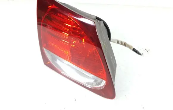 Tailgate rear/tail lights