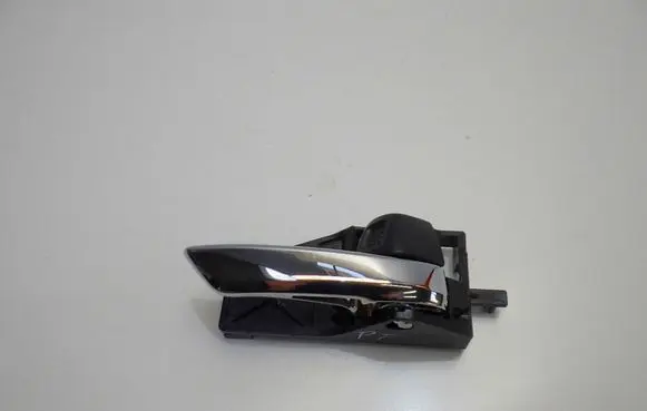 Suzuki SX4 S-Cross Rear door interior handle