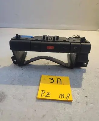 Opel Vectra B Central console control unit 8324728