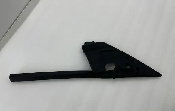 Tesla Model Y Front door windshield rail 150006700B
