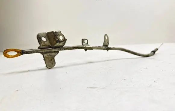Toyota Auris 150 Oil level dip stick 