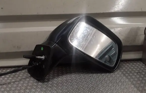 Toyota Corolla Verso AR10 Front door electric wing mirror E11015857