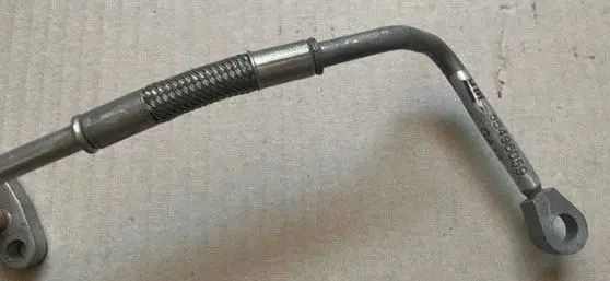 Engine coolant pipe/hose