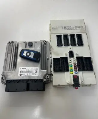 BMW 3 F30 F35 F31 Engine ECU kit and lock set 8577834 1039S68402 030165505