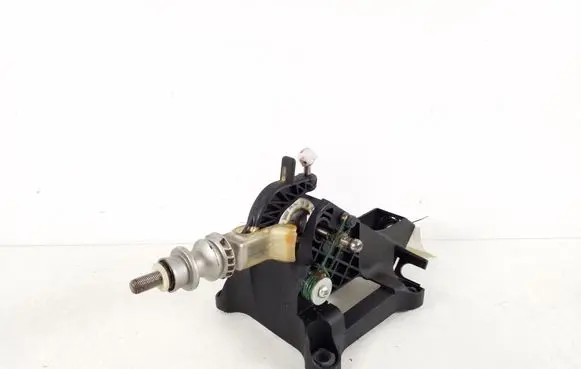 Toyota Auris 150 Gear shifter/selector 33530-02240
