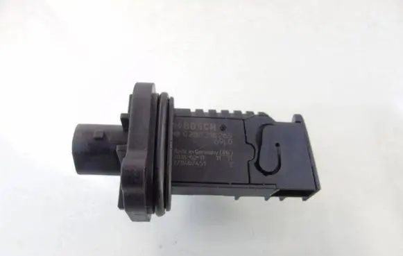 Suzuki Swift III Mass air flow meter 0280218265