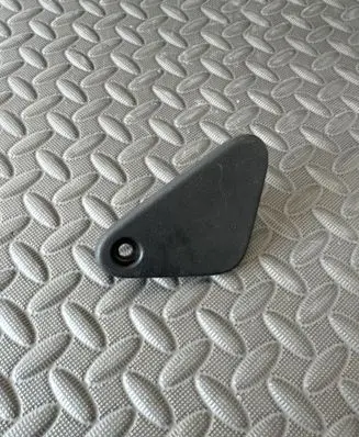 Radiator mount bracket