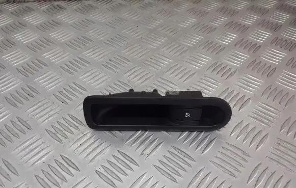 Renault Megane II Electric window control switch 56013870G