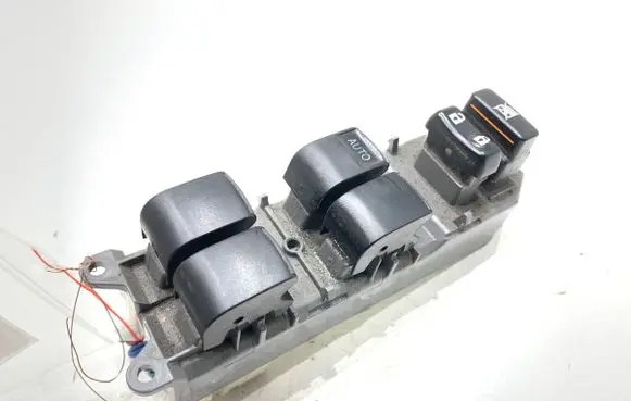 Toyota Auris 150 Electric window control switch 