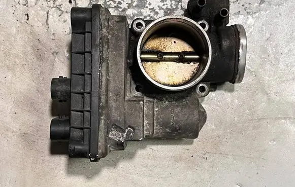 Mercedes-Benz Vaneo W414 Electric throttle body valve A1661412925