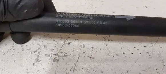 Toyota Avensis T270 Tailgate/trunk strut/damper 6896005080