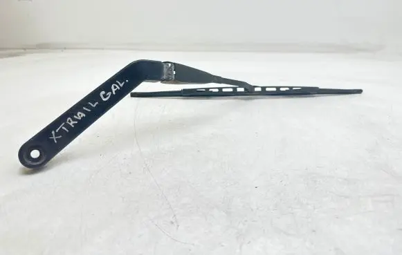 Nissan X-Trail T30 Rear wiper blade arm 12001