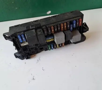 Mercedes-Benz CLS C219 Fuse module 2115457001