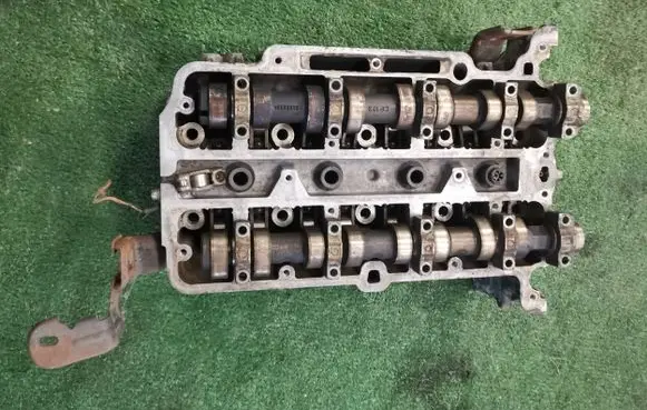 Opel Astra J Engine head 55565291