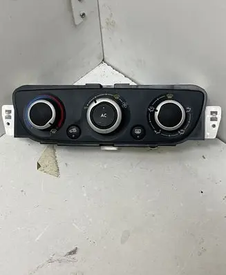 Renault Megane III Climate control unit T1001766G