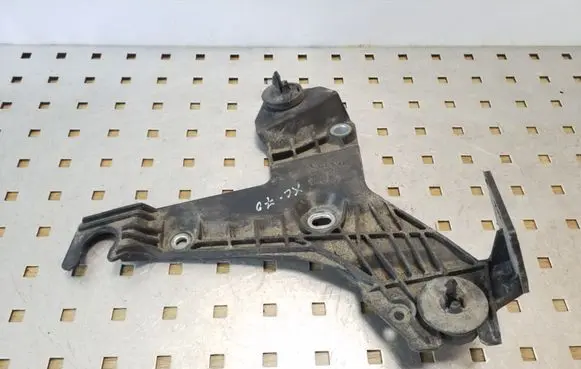 Volvo XC70 Air filter cleaner box bracket assembly 30636575