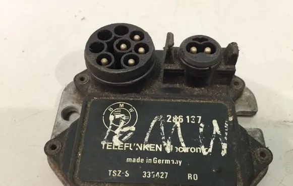 BMW 3 E36 Ignition amplifier control unit 335427 286137