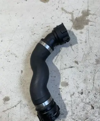BMW 5 F10 F11 Engine coolant pipe/hose 8511928