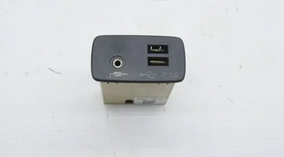 Subaru Forester SK USB socket connector 86257VA130