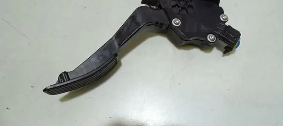 Subaru Forester SH Accelerator throttle pedal