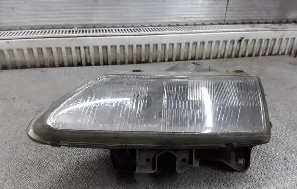 Renault Laguna I Headlight/headlamp 301142617