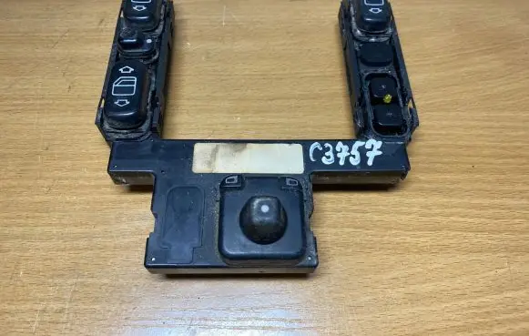 Mercedes-Benz E W210 Other switches/knobs/shifts 2108208610 C3757