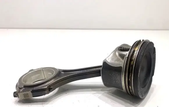 Mercedes-Benz CLA C117 X117 W117 Piston with connecting rod 