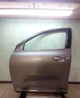 KIA Sorento Front door