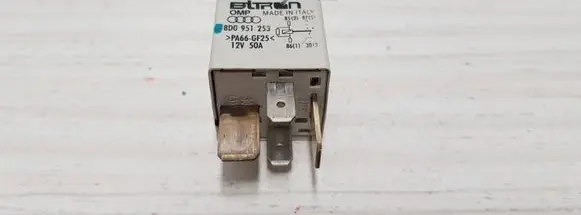 Audi A6 S6 C5 4B Other relay 8D0951253