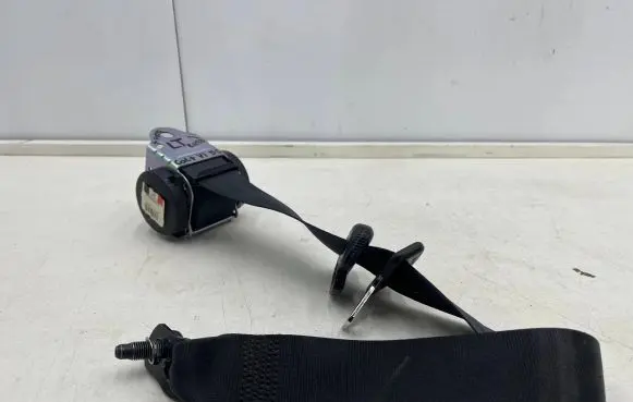 Mitsubishi Colt Rear seatbelt a4548600905 mn108299