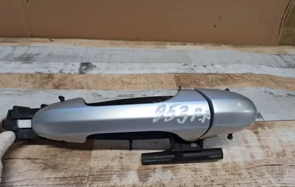 Chrysler Pacifica Front door exterior handle 04234500 04894456A