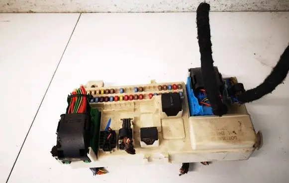 Volvo C30 Fuse box set 31254317 519096705