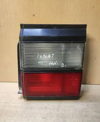 Volkswagen PASSAT B3 Tailgate rear/tail lights 357945108