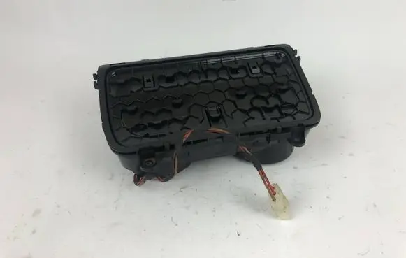 Cup holder front