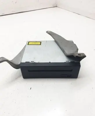 Lexus RX 330 - 350 - 400H Navigation unit CD/DVD player 8684148060 EKCA000195 022916