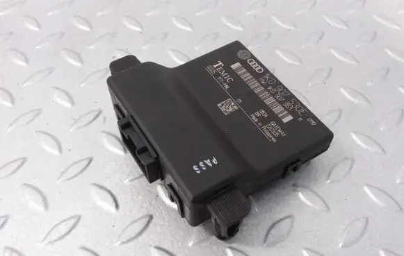 Volkswagen Jetta V Gateway control module 1K0907530E 1K0907951