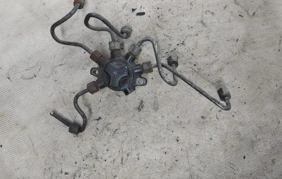 Ford Galaxy Fuel distributor 4m5q9d280db 9D280DB