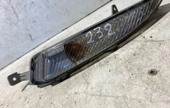 Opel Astra J Front indicator light 13367142 662588537