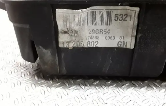 Opel Signum Fuse module 13205802GN