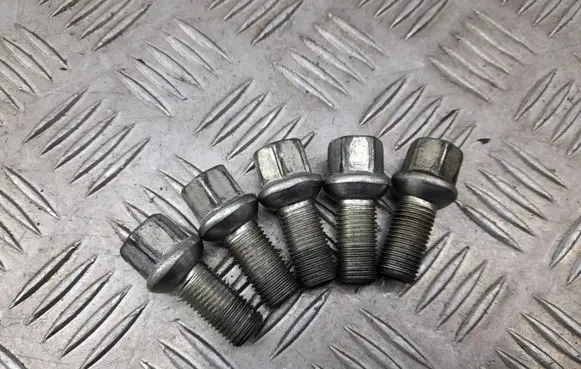 Audi A4 S4 B9 Nuts/bolts 