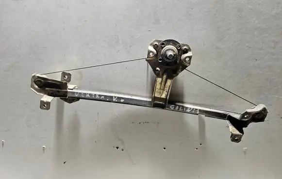 Opel Vectra A Rear door manual window regulator 90306053